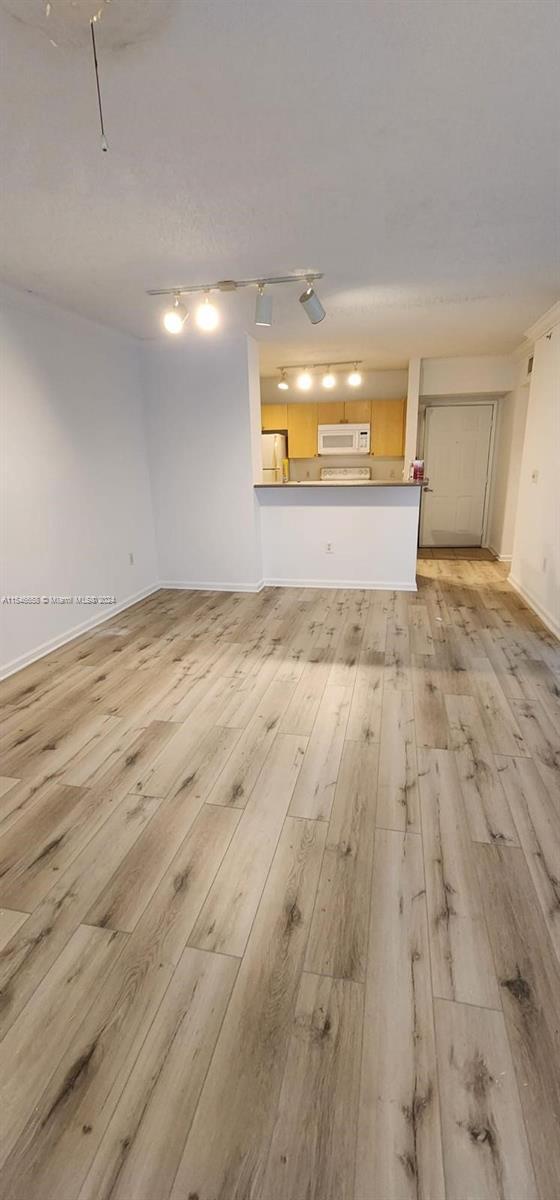 Foto del edificio - 1919 Van Buren St