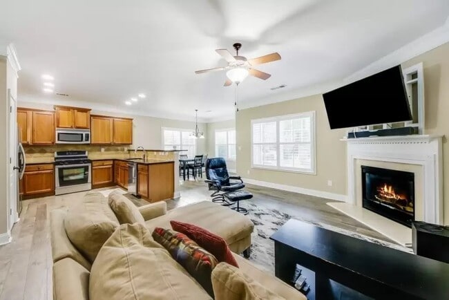 Building Photo - 3277 Bluejay Ln