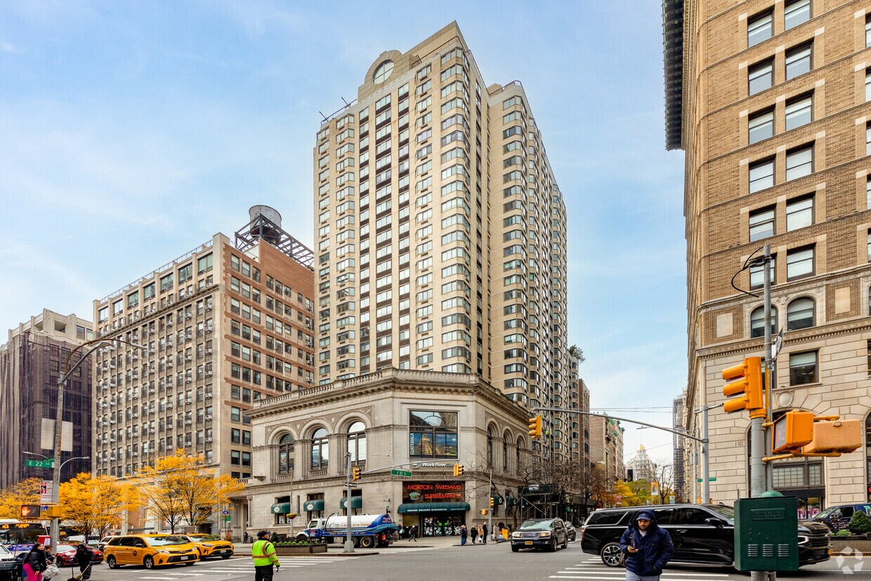 Foto principal - 38 E 22nd St