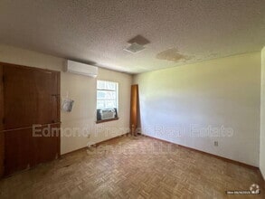 Building Photo - 706 NW 96th St