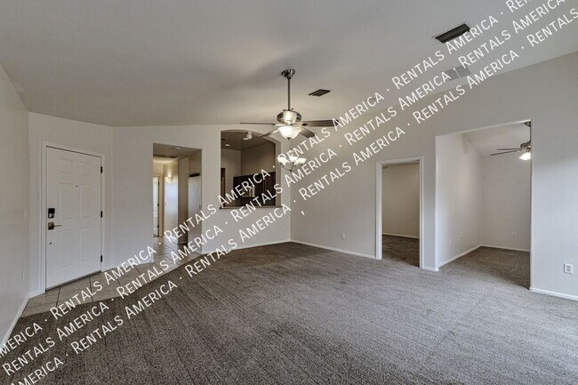 Foto del edificio - 6615 E Splendid Ln