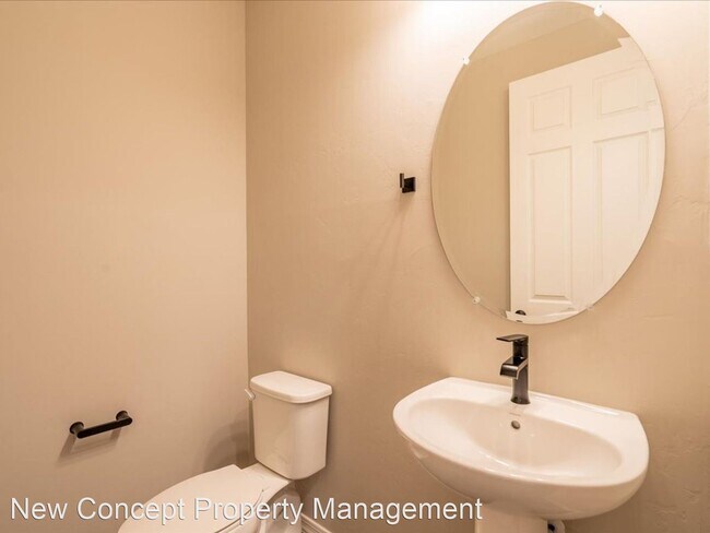 Building Photo - 4 br, 3.5 bath House - 13392 E Knipe Pl