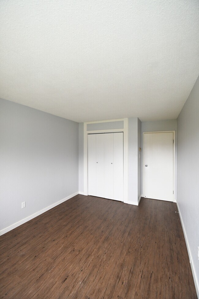 Building Photo - 4280 Quentin Ave