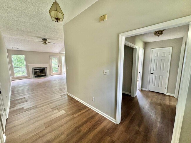 Foto del edificio - 2608 Clarencefield Dr