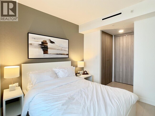 Photo du bâtiment - 433 SW Marine Dr