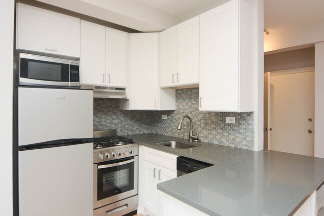 Foto del edificio - 511 W Belmont Ave