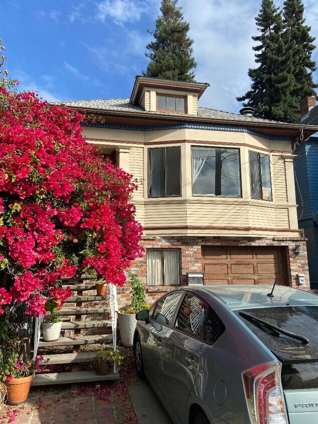 Foto principal - 3894 Howe St