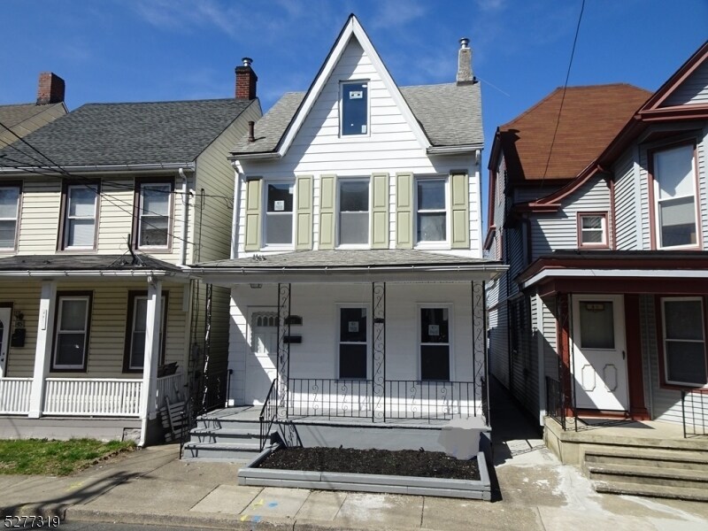 Primary Photo - 47 Bennett St