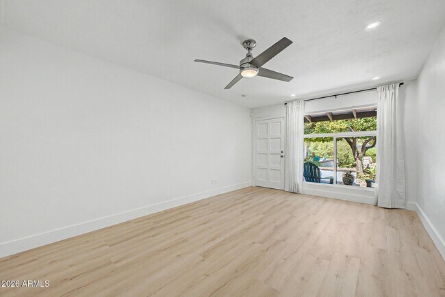 Foto del edificio - 2727 E Montecito Ave