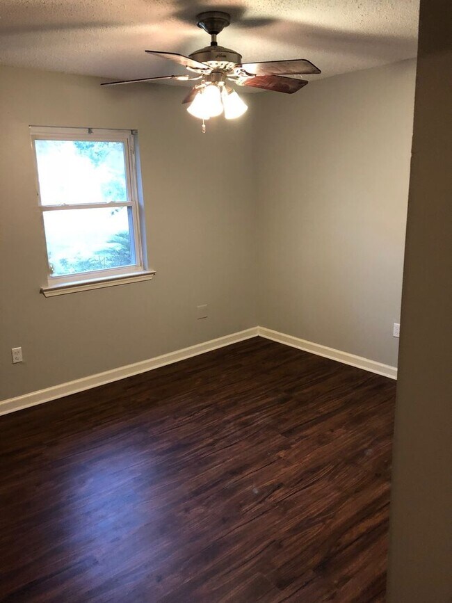 Foto del edificio - 3BR 2BA Jason Dr. Denham Springs
