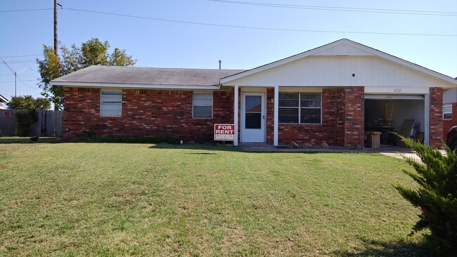 Building Photo - 6122 SW Summit Ave