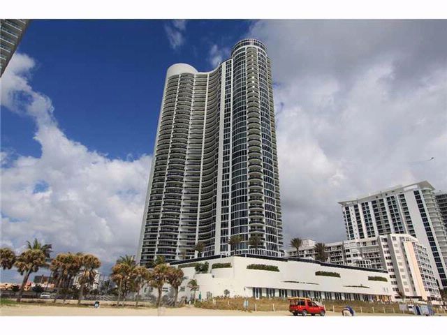Primary Photo - 17200 collins Ave