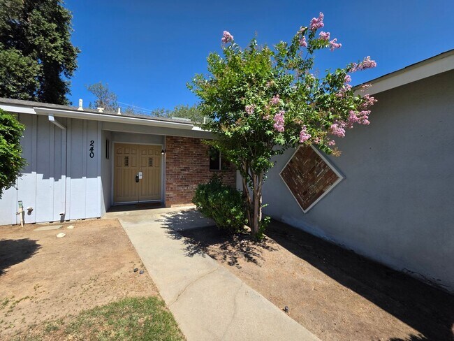 Building Photo - 240 N Bollinger St