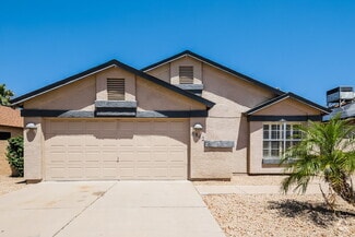 Building Photo - 8842 W Grovers Ave