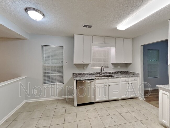 Building Photo - 740 Kilkenny Cir