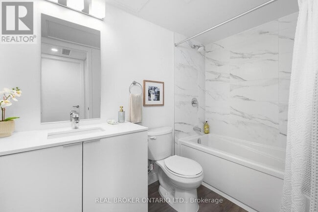 Building Photo - 100 Manett Crescent