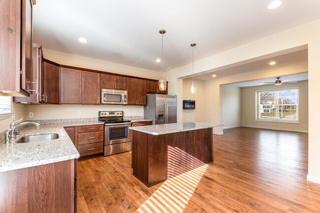 Building Photo - 487 S Arlington Rd