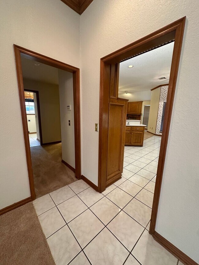 Foto del edificio - 5524 Woodmont Dr