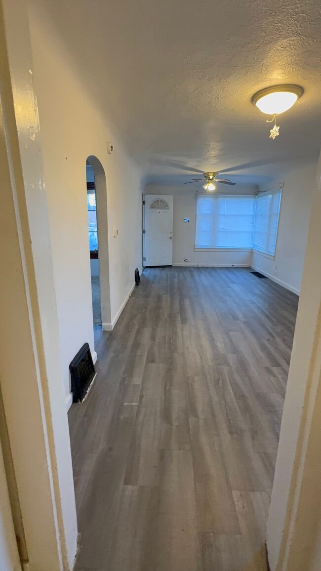 Photo - 1911 8th St House