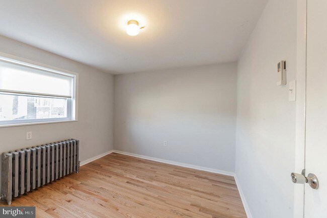 Building Photo - 1105 Latona St