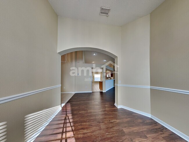 Building Photo - 12723 Lake Vista Dr