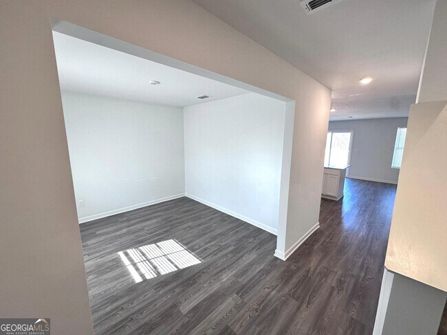 Building Photo - 536 Pemberton St