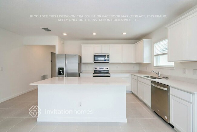 Foto del edificio - 3744 Benham Rise Rd