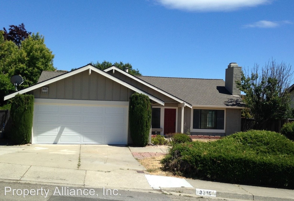 Primary Photo - 4 br, 2 bath House - 3716 Black Feather Drive