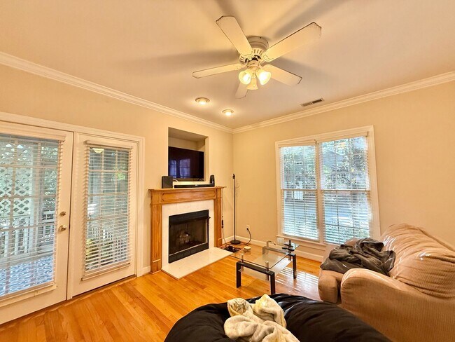 Foto del edificio - 1105 Banbury Woods Pl