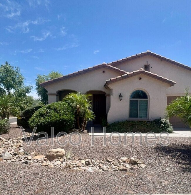 Building Photo - 2717 E Ficus Way