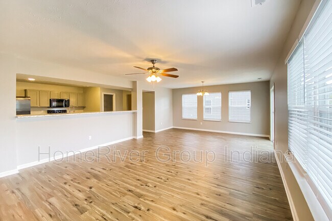 Building Photo - 2216 Silver Spoon Dr