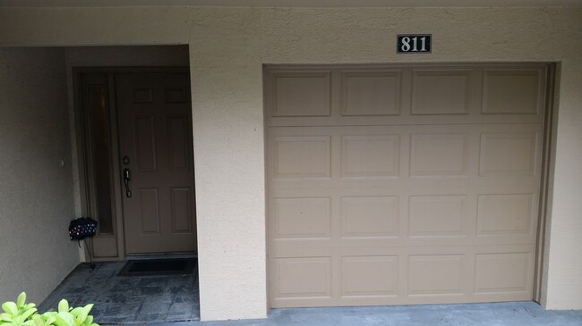 Building Photo - 3/2 Harbour Island with Garage