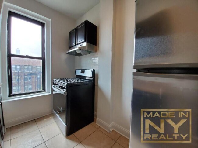 Foto del edificio - 1 bedroom in ASTORIA NY 11106