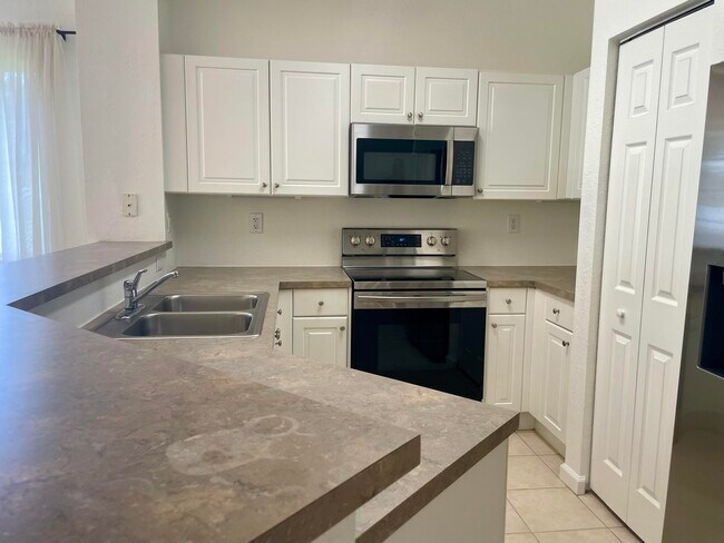 Foto del edificio - 4988 SE Mariner Garden Cir