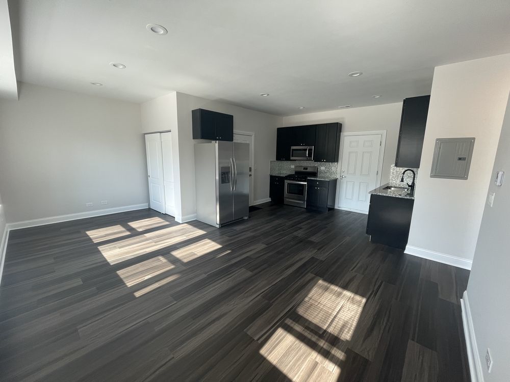 Foto principal - 4401 N Keeler Ave