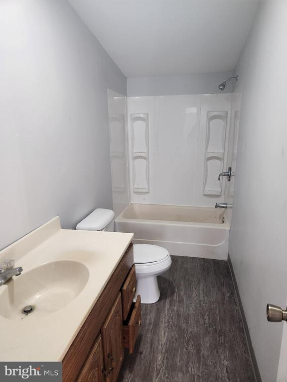 Building Photo - 164 Rudolph Ct