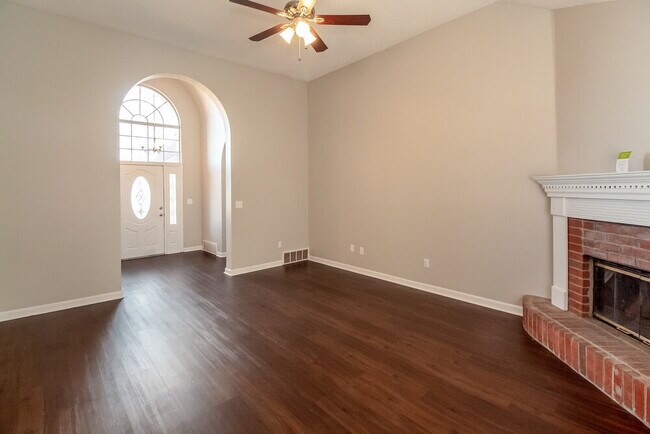 Foto del edificio - 5451 Philgrove Way