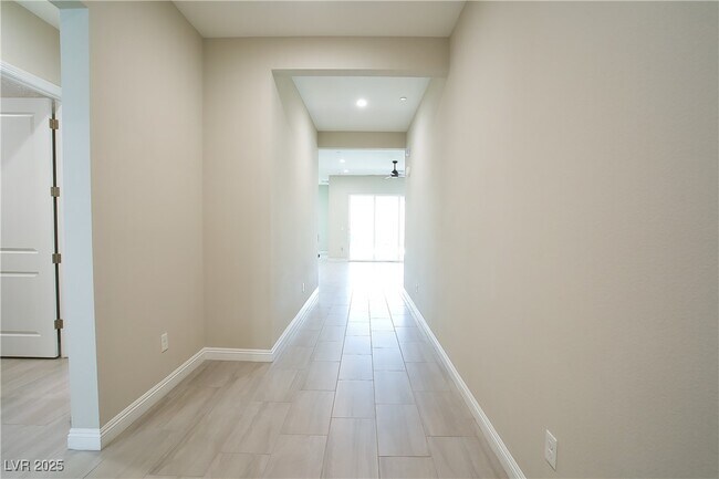 Building Photo - 9057 Skye Treeline St