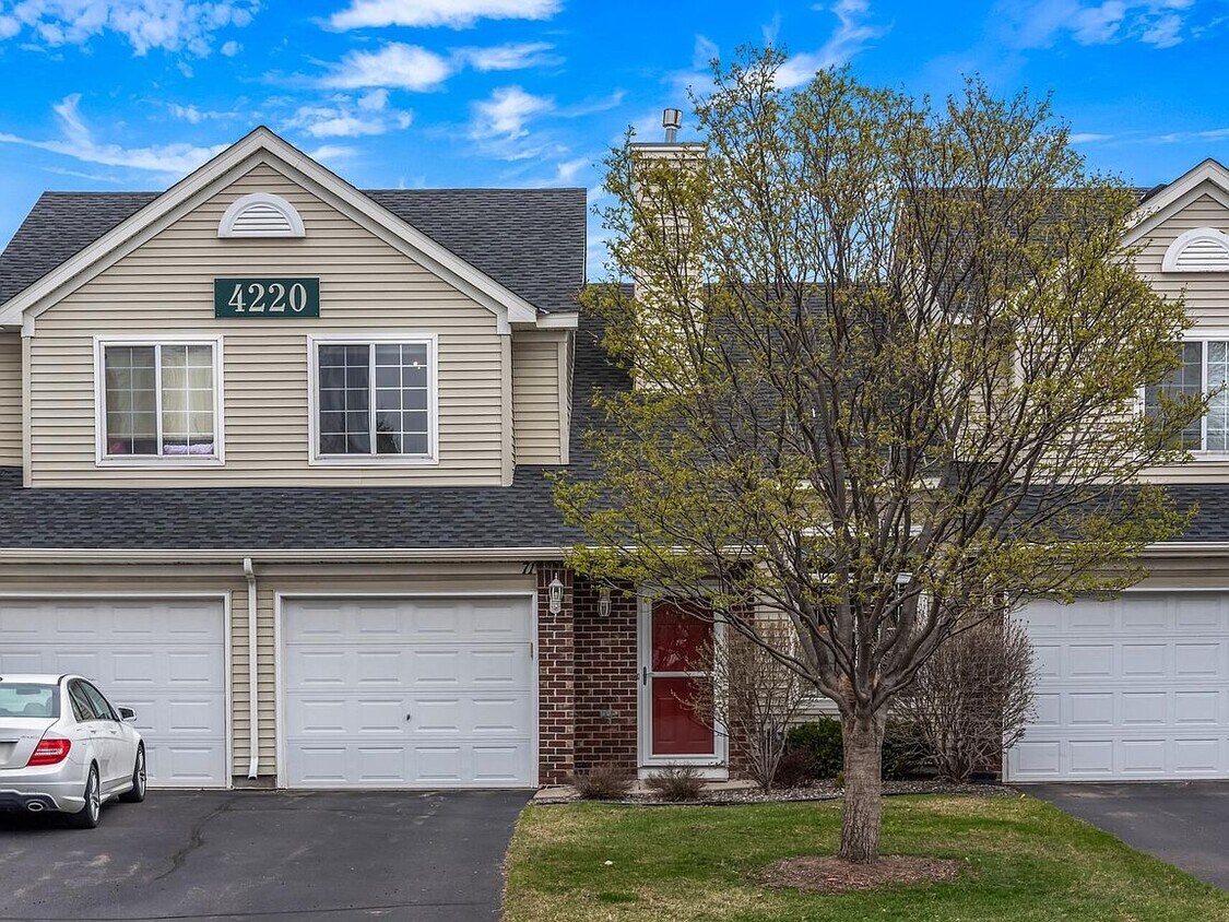 Foto principal - 4220 Merrimac Ln N
