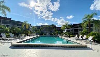 Building Photo - 6979 Winkler Rd Building Photo - 6979 Winkler Rd