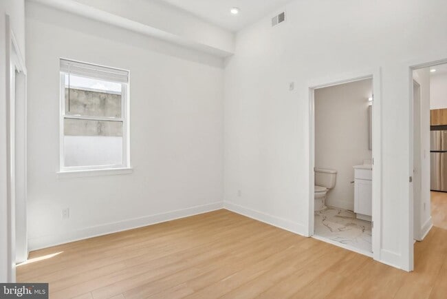 Foto del edificio - 3952 Lancaster Ave