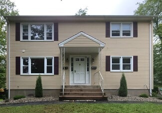 Building Photo - 14 Lownds Dr