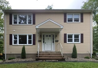 Building Photo - 14 Lownds Dr