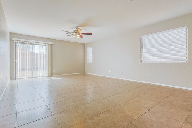 Building Photo - 43759 Colby Dr