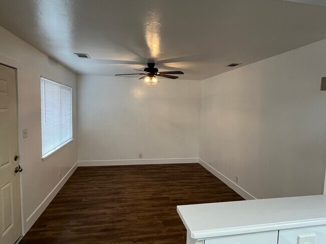 Living - 1168 West Cir