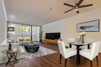 Interior Photo - Montana Avenue
