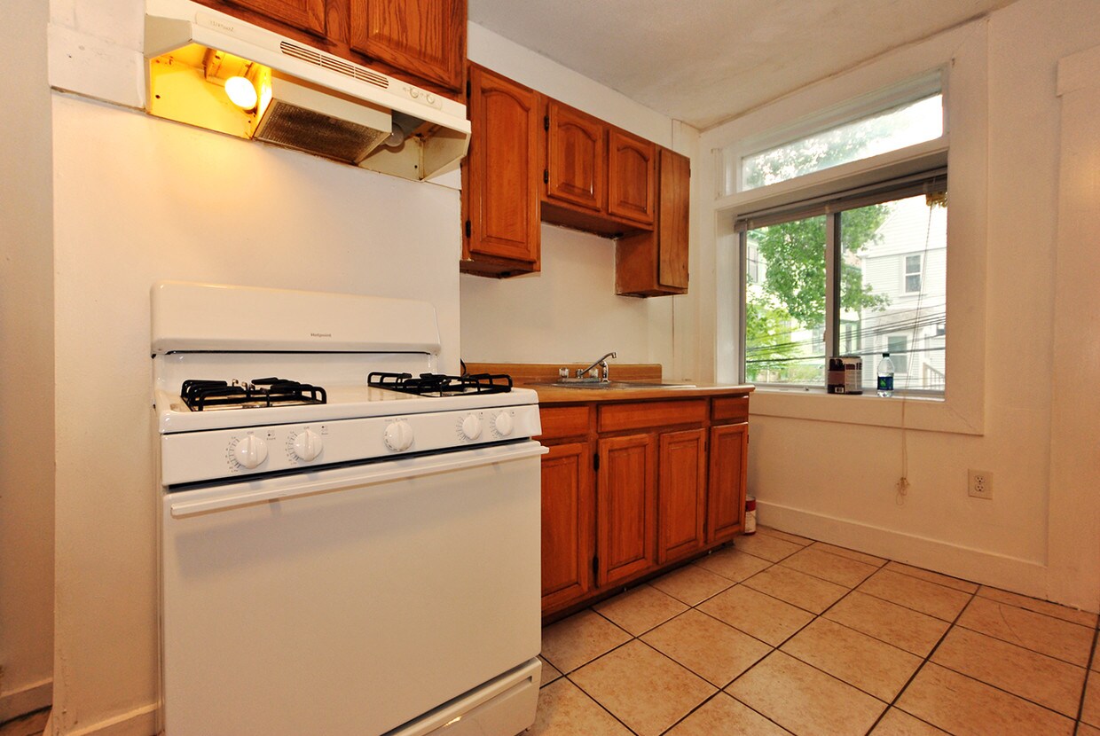 Primary Photo - 11 Forbes St