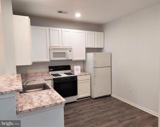 Foto del edificio - 8709 Spring Brook Way