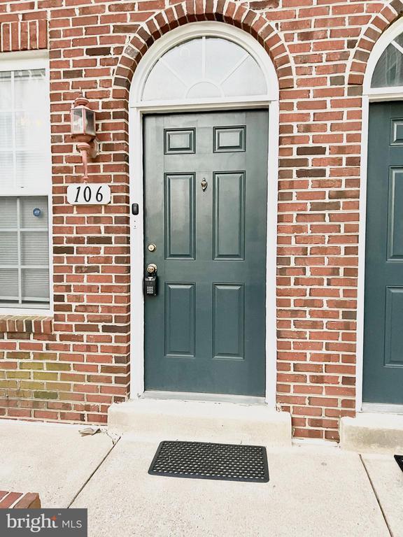 Foto principal - 2665 Manhattan Pl
