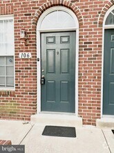 Building Photo - 2665 Manhattan Pl